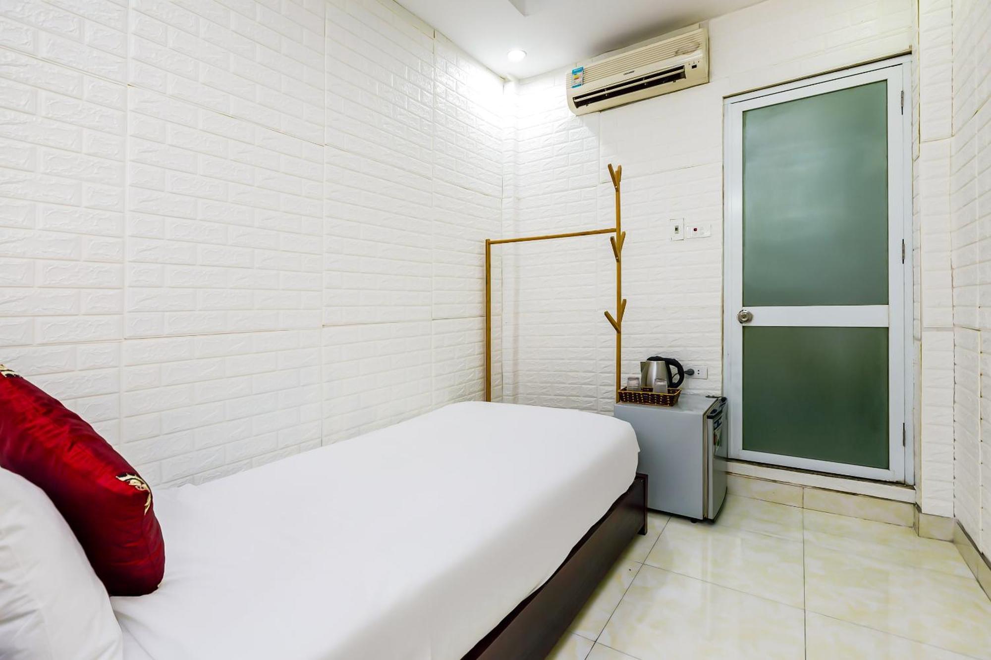 Oyo 604 Queen Hotel Spot-On Hanoi Eksteriør billede