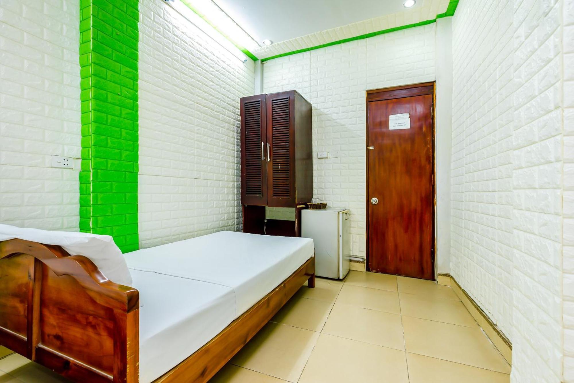 Oyo 604 Queen Hotel Spot-On Hanoi Eksteriør billede